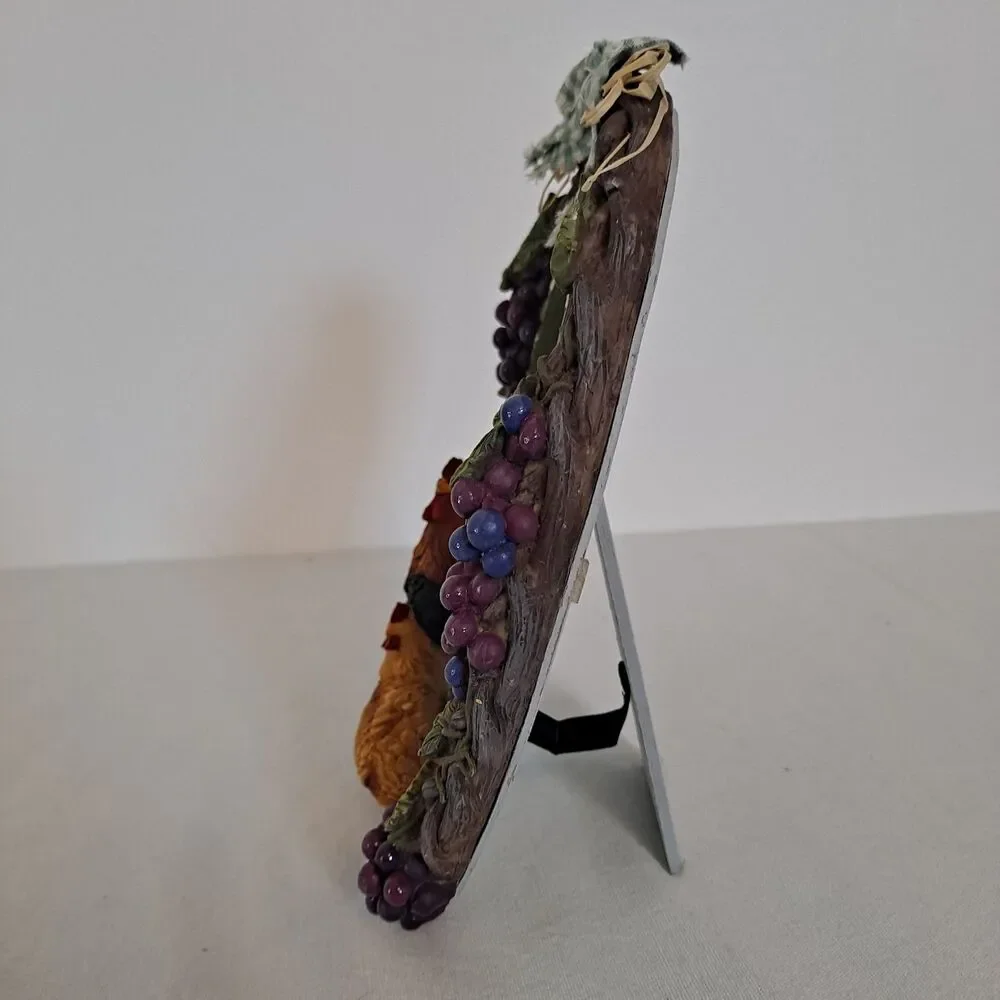 Rustic Country Resin Oval Picture Frame with Rooster Chicken Grapes Gingham Bow